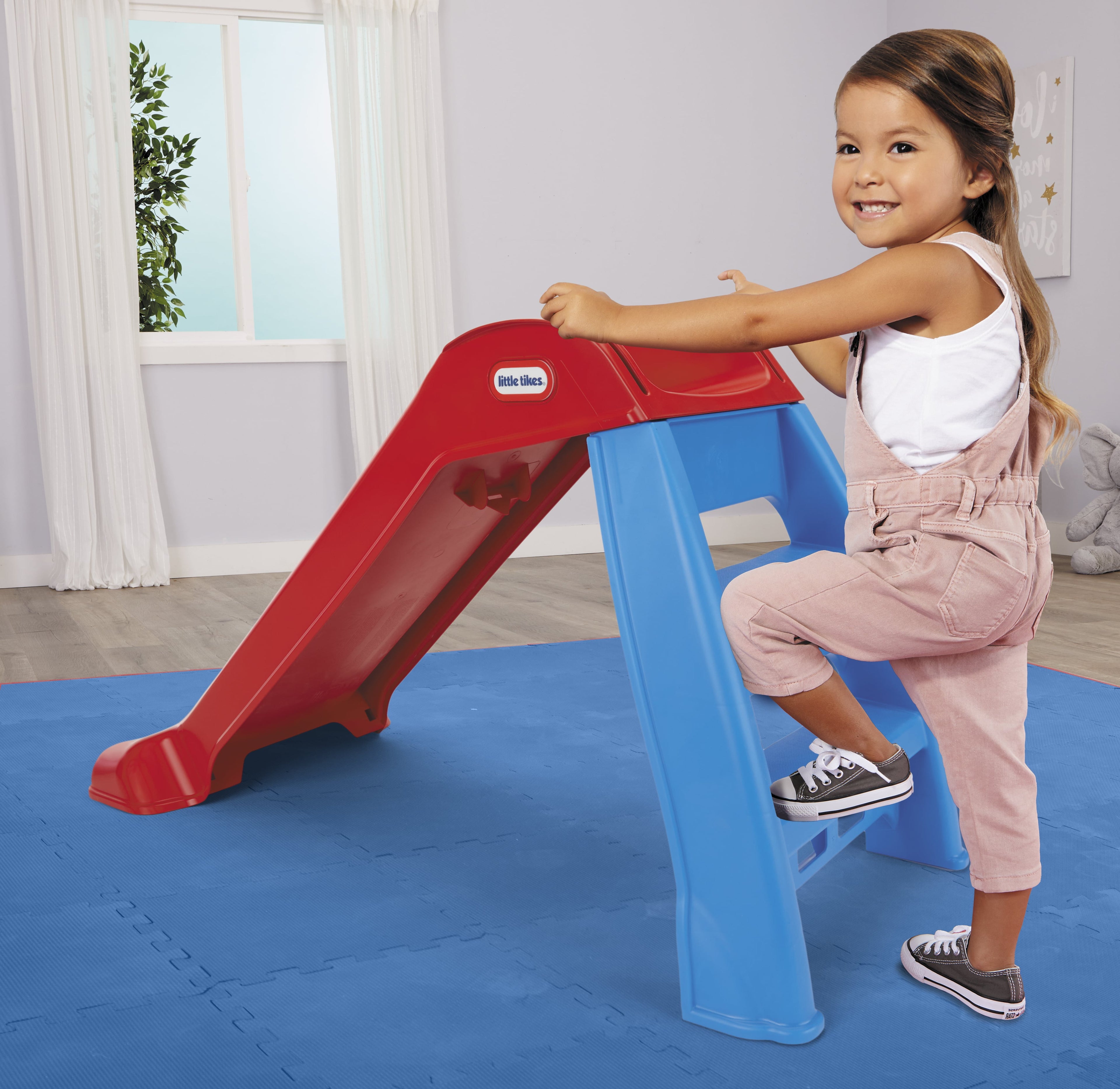 Little Tikes First Slide, Easy Set Up Playset, Indoor Outdoor Backyard, Easy to Store, Toy for Toddler, Kids, 18 Months